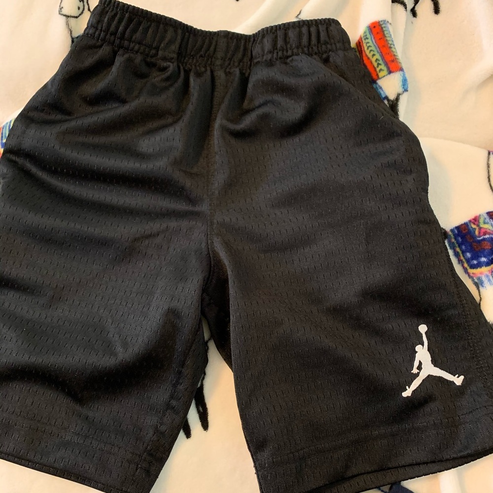 Jordan shorts size small 4/5